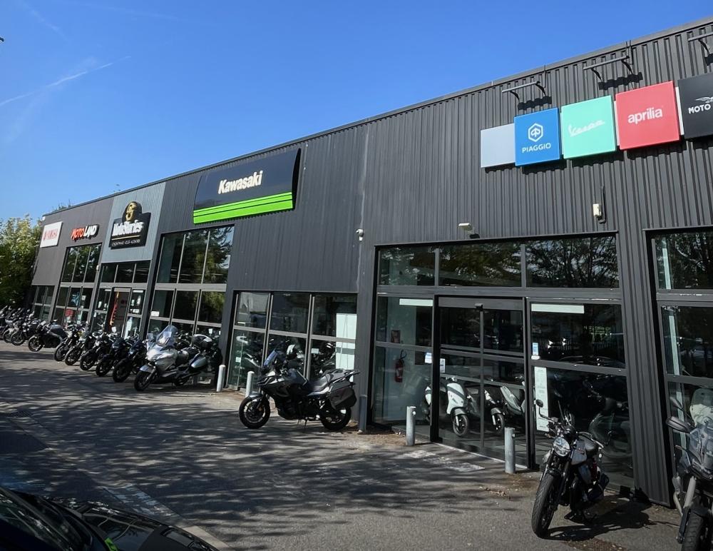Devanture Motostorie Saint maximin
